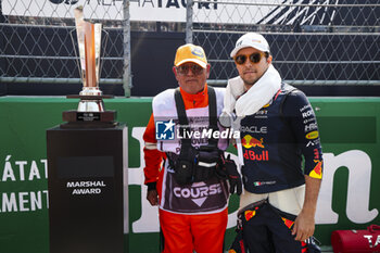 2023-10-29 - PEREZ Sergio (mex), Red Bull Racing RB19, portrait with the Marshall awards during the 2023 Formula 1 Grand Premio de la Ciudad de Mexico, 19th round of the 2023 Formula One World Championship from October 27 to 29, 2023 on the Autodromo Hermanos Rodriguez, in Mexico City, Mexico - F1 - MEXICO CITY GRAND PRIX 2023 - RACE - FORMULA 1 - MOTORS