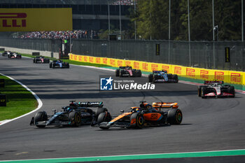 2023-10-29 - 63 RUSSELL George (gbr), Mercedes AMG F1 Team W14, 81 PIASTRI Oscar (aus), McLaren F1 Team MCL60, action during the 2023 Formula 1 Grand Premio de la Ciudad de Mexico, 19th round of the 2023 Formula One World Championship from October 27 to 29, 2023 on the Autodromo Hermanos Rodriguez, in Mexico City, Mexico - F1 - MEXICO CITY GRAND PRIX 2023 - RACE - FORMULA 1 - MOTORS
