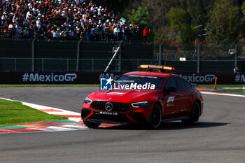 2023-10-29 - FIA Mercedes-AMG GT 63 S 4MATIC+ Medical Car during the 2023 Formula 1 Grand Premio de la Ciudad de Mexico, 19th round of the 2023 Formula One World Championship from October 27 to 29, 2023 on the Autodromo Hermanos Rodriguez, in Mexico City, Mexico - F1 - MEXICO CITY GRAND PRIX 2023 - RACE - FORMULA 1 - MOTORS