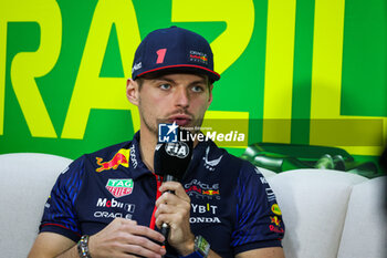 2023-11-02 - VERSTAPPEN Max (ned), Red Bull Racing RB19, portrait during the 2023 Formula 1 Grand Premio de la Ciudad de Mexico, 19th round of the 2023 Formula One World Championship from October 27 to 29, 2023 on the Autodromo Hermanos Rodriguez, in Mexico City, Mexico - F1 - SAO PAULO GRAND PRIX 2023 - FORMULA 1 - MOTORS