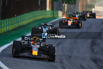 2023-11-04 - 01 VERSTAPPEN Max (nld), Red Bull Racing RB19, 63 RUSSELL George (gbr), Mercedes AMG F1 Team W14, action during the 2023 Formula 1 Rolex Grande Premio de Sao Paulo, 20th round of the 2023 Formula One World Championship from November 3 to 5, 2023 on the Autodromo José Carlos Pace, in Sao Paulo, Brazil - F1 - SAO PAULO GRAND PRIX 2023 - FORMULA 1 - MOTORS