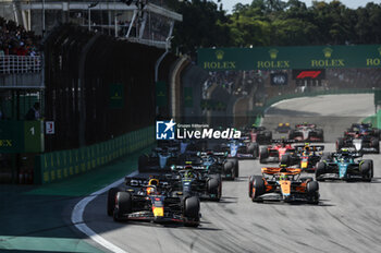 2023-11-05 - start of the race, depart, 01 VERSTAPPEN Max (nld), Red Bull Racing RB19, action 04 NORRIS Lando (gbr), McLaren F1 Team MCL60, action during the 2023 Formula 1 Rolex Grande Premio de Sao Paulo, 20th round of the 2023 Formula One World Championship from November 3 to 5, 2023 on the Autodromo José Carlos Pace, in Sao Paulo, Brazil - F1 - SAO PAULO GRAND PRIX 2023 - RACE - FORMULA 1 - MOTORS