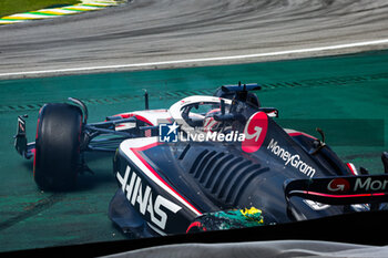 2023-11-05 - 20 MAGNUSSEN Kevin (den), Haas F1 Team VF-23 Ferrari, action crash, accident, during the 2023 Formula 1 Rolex Grande Premio de Sao Paulo, 20th round of the 2023 Formula One World Championship from November 3 to 5, 2023 on the Autodromo José Carlos Pace, in Sao Paulo, Brazil - F1 - SAO PAULO GRAND PRIX 2023 - RACE - FORMULA 1 - MOTORS