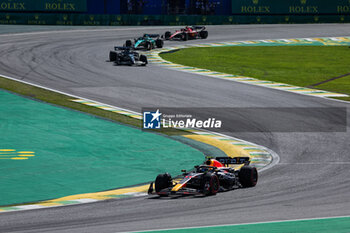 2023-11-05 - 11 PEREZ Sergio (mex), Red Bull Racing RB19, 44 HAMILTON Lewis (gbr), Mercedes AMG F1 Team W14, action during the 2023 Formula 1 Rolex Grande Premio de Sao Paulo, 20th round of the 2023 Formula One World Championship from November 3 to 5, 2023 on the Autodromo José Carlos Pace, in Sao Paulo, Brazil - F1 - SAO PAULO GRAND PRIX 2023 - RACE - FORMULA 1 - MOTORS