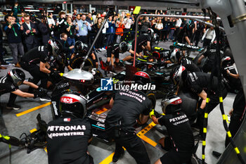 17/11/2023 - Pit stop exercise for the Mercedes AMG F1 Team during the 2023 Formula 1 Heineken Silver Las Vegas Grand Prix, 21th round of the 2023 Formula One World Championship from November 17 to 19, 2023 on the Las Vegas Strip Circuit, in Las Vegas, USA - F1 - LAS VEGAS GRAND PRIX 2023 - FORMULA 1 - MOTORI