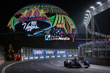 2023-11-17 - 63 RUSSELL George (gbr), Mercedes AMG F1 Team W14, action during the 2023 Formula 1 Heineken Silver Las Vegas Grand Prix, 21th round of the 2023 Formula One World Championship from November 17 to 19, 2023 on the Las Vegas Strip Circuit, in Las Vegas, USA - F1 - LAS VEGAS GRAND PRIX 2023 - FORMULA 1 - MOTORS