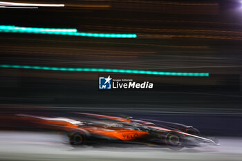 2023-11-17 - 04 NORRIS Lando (gbr), McLaren F1 Team MCL60, action during the 2023 Formula 1 Heineken Silver Las Vegas Grand Prix, 21th round of the 2023 Formula One World Championship from November 17 to 19, 2023 on the Las Vegas Strip Circuit, in Las Vegas, USA - F1 - LAS VEGAS GRAND PRIX 2023 - FORMULA 1 - MOTORS