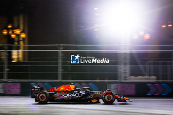 17/11/2023 - 11 PEREZ Sergio (mex), Red Bull Racing RB19, action during the 2023 Formula 1 Heineken Silver Las Vegas Grand Prix, 21th round of the 2023 Formula One World Championship from November 17 to 19, 2023 on the Las Vegas Strip Circuit, in Las Vegas, USA - F1 - LAS VEGAS GRAND PRIX 2023 - FORMULA 1 - MOTORI