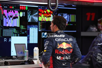 2023-11-17 - PEREZ Sergio (mex), Red Bull Racing RB19, portrait during the 2023 Formula 1 Heineken Silver Las Vegas Grand Prix, 21th round of the 2023 Formula One World Championship from November 17 to 19, 2023 on the Las Vegas Strip Circuit, in Las Vegas, USA - F1 - LAS VEGAS GRAND PRIX 2023 - FORMULA 1 - MOTORS