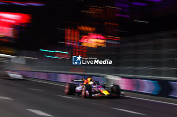 2023-11-17 - 01 VERSTAPPEN Max (nld), Red Bull Racing RB19, action during the 2023 Formula 1 Heineken Silver Las Vegas Grand Prix, 21th round of the 2023 Formula One World Championship from November 17 to 19, 2023 on the Las Vegas Strip Circuit, in Las Vegas, USA - F1 - LAS VEGAS GRAND PRIX 2023 - FORMULA 1 - MOTORS