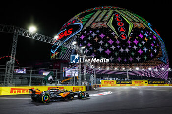 2023-11-18 - 04 NORRIS Lando (gbr), McLaren F1 Team MCL60, action in front of the sphere during the 2023 Formula 1 Heineken Silver Las Vegas Grand Prix, 21th round of the 2023 Formula One World Championship from November 17 to 19, 2023 on the Las Vegas Strip Circuit, in Las Vegas, USA - F1 - LAS VEGAS GRAND PRIX 2023 - FORMULA 1 - MOTORS