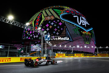 2023-11-18 - 27 HULKENBERG Nico (ger), Haas F1 Team VF-23 Ferrari, action in front of the sphere during the 2023 Formula 1 Heineken Silver Las Vegas Grand Prix, 21th round of the 2023 Formula One World Championship from November 17 to 19, 2023 on the Las Vegas Strip Circuit, in Las Vegas, USA - F1 - LAS VEGAS GRAND PRIX 2023 - FORMULA 1 - MOTORS