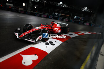 2023-11-18 - 16 LECLERC Charles (mco), Scuderia Ferrari SF-23, action during the 2023 Formula 1 Heineken Silver Las Vegas Grand Prix, 21th round of the 2023 Formula One World Championship from November 17 to 19, 2023 on the Las Vegas Strip Circuit, in Las Vegas, USA - F1 - LAS VEGAS GRAND PRIX 2023 - FORMULA 1 - MOTORS
