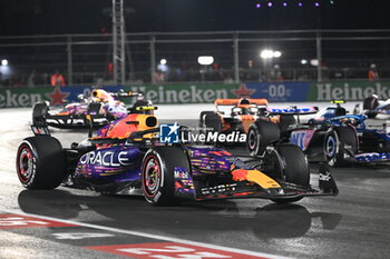 2023-11-18 - 11 PEREZ Sergio (mex), Red Bull Racing RB19, action during the 2023 Formula 1 Heineken Silver Las Vegas Grand Prix, 21th round of the 2023 Formula One World Championship from November 17 to 19, 2023 on the Las Vegas Strip Circuit, in Las Vegas, USA - F1 - LAS VEGAS GRAND PRIX 2023 - RACE - FORMULA 1 - MOTORS