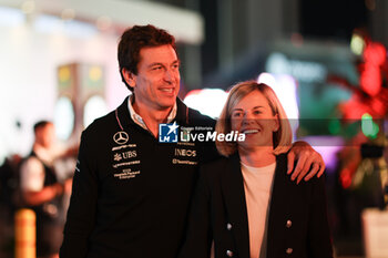 2023-11-19 - WOLFF Susie, Managing Director of the F1 Academy, WOLFF Toto (aut), Team Principal & CEO of Mercedes AMG F1 Team, portrait during the 2023 Formula 1 Heineken Silver Las Vegas Grand Prix, 21th round of the 2023 Formula One World Championship from November 17 to 19, 2023 on the Las Vegas Strip Circuit, in Las Vegas, USA - F1 - LAS VEGAS GRAND PRIX 2023 - RACE - FORMULA 1 - MOTORS