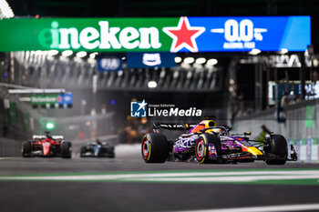 2023-11-19 - 01 VERSTAPPEN Max (nld), Red Bull Racing RB19, action during the 2023 Formula 1 Heineken Silver Las Vegas Grand Prix, 21th round of the 2023 Formula One World Championship from November 17 to 19, 2023 on the Las Vegas Strip Circuit, in Las Vegas, USA - F1 - LAS VEGAS GRAND PRIX 2023 - RACE - FORMULA 1 - MOTORS