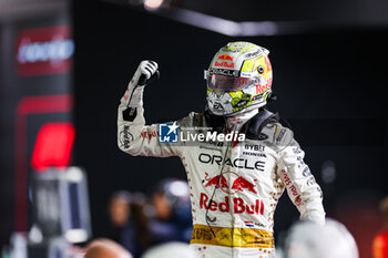 2023-11-19 - VERSTAPPEN Max (ned), Red Bull Racing RB19, portrait celebration win during the 2023 Formula 1 Heineken Silver Las Vegas Grand Prix, 21th round of the 2023 Formula One World Championship from November 17 to 19, 2023 on the Las Vegas Strip Circuit, in Las Vegas, USA - F1 - LAS VEGAS GRAND PRIX 2023 - RACE - FORMULA 1 - MOTORS