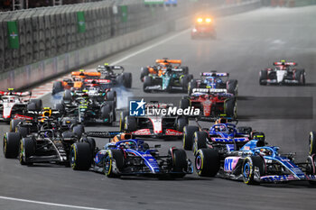 2023-11-19 - start of the race, depart, 23 ALBON Alexander (tha), Williams Racing FW45, action during the 2023 Formula 1 Heineken Silver Las Vegas Grand Prix, 21th round of the 2023 Formula One World Championship from November 17 to 19, 2023 on the Las Vegas Strip Circuit, in Las Vegas, USA - F1 - LAS VEGAS GRAND PRIX 2023 - RACE - FORMULA 1 - MOTORS