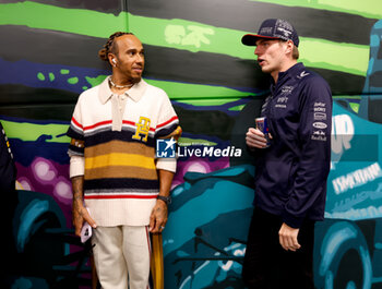 2023-11-19 - VERSTAPPEN Max (ned), Red Bull Racing RB19, HAMILTON Lewis (gbr), Mercedes AMG F1 Team W14, portrait during the 2023 Formula 1 Heineken Silver Las Vegas Grand Prix, 21th round of the 2023 Formula One World Championship from November 17 to 19, 2023 on the Las Vegas Strip Circuit, in Las Vegas, USA - F1 - LAS VEGAS GRAND PRIX 2023 - RACE - FORMULA 1 - MOTORS