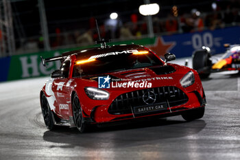 2023-11-19 - safety car, during the 2023 Formula 1 Heineken Silver Las Vegas Grand Prix, 21th round of the 2023 Formula One World Championship from November 17 to 19, 2023 on the Las Vegas Strip Circuit, in Las Vegas, USA - F1 - LAS VEGAS GRAND PRIX 2023 - RACE - FORMULA 1 - MOTORS
