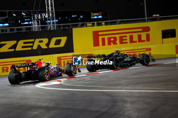 2023-11-19 - 01 VERSTAPPEN Max (nld), Red Bull Racing RB19, 63 RUSSELL George (gbr), Mercedes AMG F1 Team W14, action during the 2023 Formula 1 Heineken Silver Las Vegas Grand Prix, 21th round of the 2023 Formula One World Championship from November 17 to 19, 2023 on the Las Vegas Strip Circuit, in Las Vegas, USA - F1 - LAS VEGAS GRAND PRIX 2023 - RACE - FORMULA 1 - MOTORS