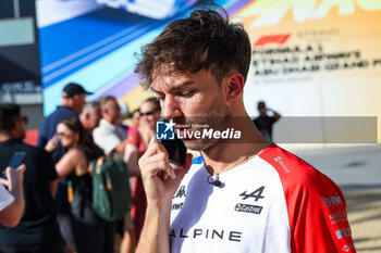 2023-11-23 - GASLY Pierre (fra), Alpine F1 Team A523, portrait during the 2023 Formula 1 Etihad Airways Abu Dhabi Grand Prix, 22th round of the 2023 Formula One World Championship from November 24 to 26, 2023 on the Yas Marina Circuit, in Abu Dhabi - F1 - ABU DHABI GRAND PRIX 2023 - FORMULA 1 - MOTORS