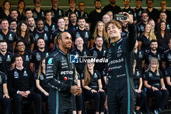 2023-11-23 - HAMILTON Lewis (gbr), Mercedes AMG F1 Team W14, RUSSELL George (gbr), Mercedes AMG F1 Team W14, portrait during the 2023 Formula 1 Etihad Airways Abu Dhabi Grand Prix, 22th round of the 2023 Formula One World Championship from November 24 to 26, 2023 on the Yas Marina Circuit, in Abu Dhabi - F1 - ABU DHABI GRAND PRIX 2023 - FORMULA 1 - MOTORS
