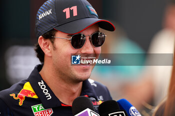 2023-11-23 - PEREZ Sergio (mex), Red Bull Racing RB19, portrait during the 2023 Formula 1 Etihad Airways Abu Dhabi Grand Prix, 22th round of the 2023 Formula One World Championship from November 24 to 26, 2023 on the Yas Marina Circuit, in Abu Dhabi - F1 - ABU DHABI GRAND PRIX 2023 - FORMULA 1 - MOTORS