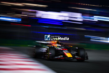 2023-11-24 - 11 PEREZ Sergio (mex), Red Bull Racing RB19, action during the 2023 Formula 1 Etihad Airways Abu Dhabi Grand Prix, 22th round of the 2023 Formula One World Championship from November 24 to 26, 2023 on the Yas Marina Circuit, in Abu Dhabi - F1 - ABU DHABI GRAND PRIX 2023 - FORMULA 1 - MOTORS