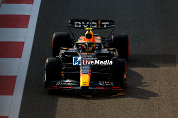 2023-11-24 - HADJAR Isack (fra), Red Bull Racing RB19, action during the 2023 Formula 1 Etihad Airways Abu Dhabi Grand Prix, 22th round of the 2023 Formula One World Championship from November 24 to 26, 2023 on the Yas Marina Circuit, in Abu Dhabi - F1 - ABU DHABI GRAND PRIX 2023 - FORMULA 1 - MOTORS