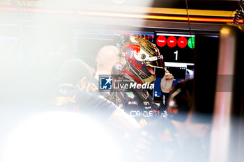2023-11-24 - VERSTAPPEN Max (ned), Red Bull Racing RB19, portrait during the 2023 Formula 1 Etihad Airways Abu Dhabi Grand Prix, 22th round of the 2023 Formula One World Championship from November 24 to 26, 2023 on the Yas Marina Circuit, in Abu Dhabi - F1 - ABU DHABI GRAND PRIX 2023 - FORMULA 1 - MOTORS