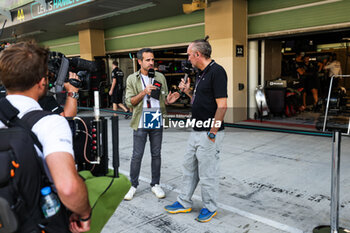 2023-11-25 - DUPIN Laurent (fra), MONTAGNY Franck (fra), TV presenter of Canal+, portrait, during the 2023 Formula 1 Etihad Airways Abu Dhabi Grand Prix, 22th round of the 2023 Formula One World Championship from November 24 to 26, 2023 on the Yas Marina Circuit, in Abu Dhabi - F1 - ABU DHABI GRAND PRIX 2023 - FORMULA 1 - MOTORS