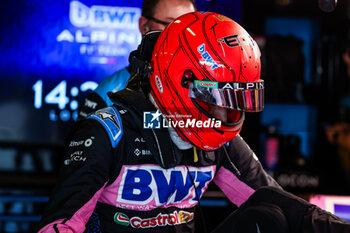 2023-11-25 - OCON Esteban (fra), Alpine F1 Team A523, portrait during the 2023 Formula 1 Etihad Airways Abu Dhabi Grand Prix, 22th round of the 2023 Formula One World Championship from November 24 to 26, 2023 on the Yas Marina Circuit, in Abu Dhabi - F1 - ABU DHABI GRAND PRIX 2023 - FORMULA 1 - MOTORS