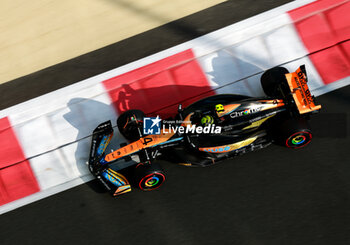 2023-11-25 - 04 NORRIS Lando (gbr), McLaren F1 Team MCL60, action during the 2023 Formula 1 Etihad Airways Abu Dhabi Grand Prix, 22th round of the 2023 Formula One World Championship from November 24 to 26, 2023 on the Yas Marina Circuit, in Abu Dhabi - F1 - ABU DHABI GRAND PRIX 2023 - FORMULA 1 - MOTORS