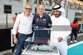 2023-11-26 - DOMENICALI Stefano (ita), Chairman and CEO Formula One Group FOG, portrait TOST Franz (aut), Team Principal of Scuderia AlphaTauri, portrait BEN SULAYEM Mohammed (uae), President of the FIA, portrait during the 2023 Formula 1 Etihad Airways Abu Dhabi Grand Prix, 22th round of the 2023 Formula One World Championship from November 24 to 26, 2023 on the Yas Marina Circuit, in Abu Dhabi - F1 - ABU DHABI GRAND PRIX 2023 - RACE - FORMULA 1 - MOTORS