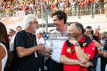 2023-11-26 - BRIATORE Flavio, WOLFF Toto (aut), Team Principal & CEO of Mercedes AMG F1 Team, and VASSEUR Frédéric (fra), Team Principal & General Manager of the Scuderia Ferrari, portrait during the 2023 Formula 1 Etihad Airways Abu Dhabi Grand Prix, 22th round of the 2023 Formula One World Championship from November 24 to 26, 2023 on the Yas Marina Circuit, in Abu Dhabi - F1 - ABU DHABI GRAND PRIX 2023 - RACE - FORMULA 1 - MOTORS