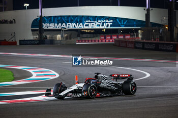 2023-11-26 - 03 RICCIARDO Daniel (aus), Scuderia AlphaTauri AT04, action during the 2023 Formula 1 Etihad Airways Abu Dhabi Grand Prix, 22th round of the 2023 Formula One World Championship from November 24 to 26, 2023 on the Yas Marina Circuit, in Abu Dhabi - F1 - ABU DHABI GRAND PRIX 2023 - RACE - FORMULA 1 - MOTORS