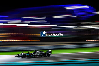2023-11-26 - 44 HAMILTON Lewis (gbr), Mercedes AMG F1 Team W14, action during the 2023 Formula 1 Etihad Airways Abu Dhabi Grand Prix, 22th round of the 2023 Formula One World Championship from November 24 to 26, 2023 on the Yas Marina Circuit, in Abu Dhabi - F1 - ABU DHABI GRAND PRIX 2023 - RACE - FORMULA 1 - MOTORS