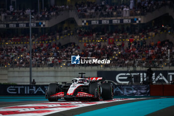 2023-11-26 - 20 MAGNUSSEN Kevin (den), Haas F1 Team VF-23 Ferrari, action during the 2023 Formula 1 Etihad Airways Abu Dhabi Grand Prix, 22th round of the 2023 Formula One World Championship from November 24 to 26, 2023 on the Yas Marina Circuit, in Abu Dhabi - F1 - ABU DHABI GRAND PRIX 2023 - RACE - FORMULA 1 - MOTORS