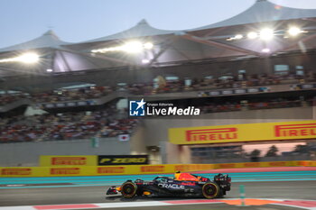 2023-11-26 - 11 PEREZ Sergio (mex), Red Bull Racing RB19, action during the 2023 Formula 1 Etihad Airways Abu Dhabi Grand Prix, 22th round of the 2023 Formula One World Championship from November 24 to 26, 2023 on the Yas Marina Circuit, in Abu Dhabi - F1 - ABU DHABI GRAND PRIX 2023 - RACE - FORMULA 1 - MOTORS
