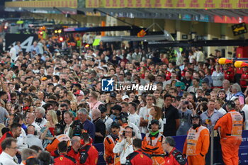 2023-11-26 - Ambiance fans during the 2023 Formula 1 Etihad Airways Abu Dhabi Grand Prix, 22th round of the 2023 Formula One World Championship from November 24 to 26, 2023 on the Yas Marina Circuit, in Abu Dhabi - F1 - ABU DHABI GRAND PRIX 2023 - RACE - FORMULA 1 - MOTORS
