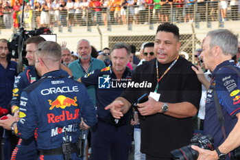 2023-11-26 - Former football player Ronaldo during the 2023 Formula 1 Etihad Airways Abu Dhabi Grand Prix, 22th round of the 2023 Formula One World Championship from November 24 to 26, 2023 on the Yas Marina Circuit, in Abu Dhabi - F1 - ABU DHABI GRAND PRIX 2023 - RACE - FORMULA 1 - MOTORS