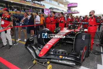 2023-11-26 - Team Ferrari during the 2023 Formula 1 Etihad Airways Abu Dhabi Grand Prix, 22th round of the 2023 Formula One World Championship from November 24 to 26, 2023 on the Yas Marina Circuit, in Abu Dhabi - F1 - ABU DHABI GRAND PRIX 2023 - RACE - FORMULA 1 - MOTORS