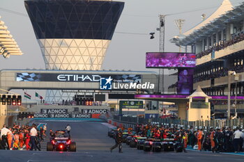2023-11-26 - starting grid illustration during the 2023 Formula 1 Etihad Airways Abu Dhabi Grand Prix, 22th round of the 2023 Formula One World Championship from November 24 to 26, 2023 on the Yas Marina Circuit, in Abu Dhabi - F1 - ABU DHABI GRAND PRIX 2023 - RACE - FORMULA 1 - MOTORS
