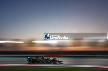 2023-11-26 - 44 HAMILTON Lewis (gbr), Mercedes AMG F1 Team W14, action during the 2023 Formula 1 Etihad Airways Abu Dhabi Grand Prix, 22th round of the 2023 Formula One World Championship from November 24 to 26, 2023 on the Yas Marina Circuit, in Abu Dhabi - F1 - ABU DHABI GRAND PRIX 2023 - RACE - FORMULA 1 - MOTORS