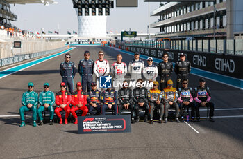 2023-11-26 - F1 Pilots posing before the race during the 2023 Formula 1 Etihad Airways Abu Dhabi Grand Prix, 22th round of the 2023 Formula One World Championship from November 24 to 26, 2023 on the Yas Marina Circuit, in Abu Dhabi - F1 - ABU DHABI GRAND PRIX 2023 - RACE - FORMULA 1 - MOTORS