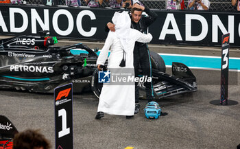 2023-11-26 - RUSSELL George (gbr), Mercedes AMG F1 Team W14, portrait BEN SULAYEM Mohammed (uae), President of the FIA, portrait during the 2023 Formula 1 Etihad Airways Abu Dhabi Grand Prix, 22th round of the 2023 Formula One World Championship from November 24 to 26, 2023 on the Yas Marina Circuit, in Abu Dhabi - F1 - ABU DHABI GRAND PRIX 2023 - RACE - FORMULA 1 - MOTORS