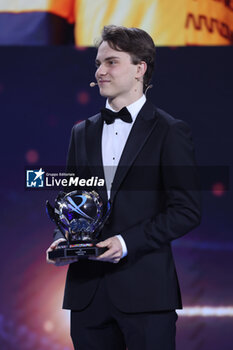 2023-12-08 - PIASTRI Oscar, FIA Rookie Of the Year, portrait during the 2023 FIA Prize Giving Ceremony in Baky on December 8, 2023 at Baku Convention Center in Baku, Azerbaijan - FIA PRIZE GIVING 2023 - BAKU - FORMULA 1 - MOTORS