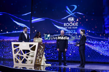 2023-12-08 - PIASTRI Oscar, FIA Rookie Of the Year, portrait awarded by MORGAN Ronan, FIA Drivers' Commission President during the 2023 FIA Prize Giving Ceremony in Baky on December 8, 2023 at Baku Convention Center in Baku, Azerbaijan - FIA PRIZE GIVING 2023 - BAKU - FORMULA 1 - MOTORS