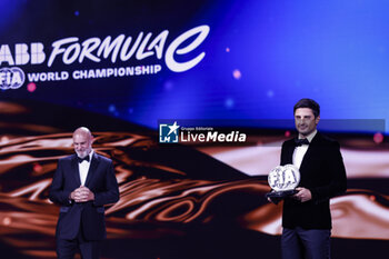 2023-12-08 - DODDS Jeff, Formula E CEO with EVANS Mitch, ABB FIA Formula E World Championship - 3rd Place, portrait during the 2023 FIA Prize Giving Ceremony in Baky on December 8, 2023 at Baku Convention Center in Baku, Azerbaijan - FIA PRIZE GIVING 2023 - BAKU - FORMULA 1 - MOTORS